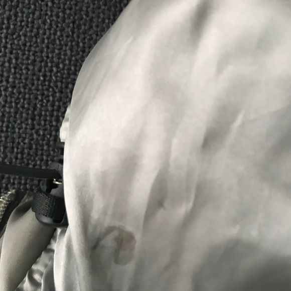 Sleek Nike silver puffer coat w/ detachable hood. - Picture 5 of 6